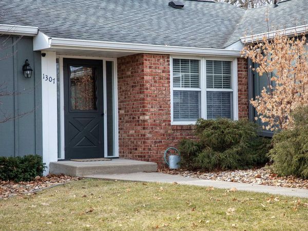 1307 Cedar River Drive, Waverly, IA 50677