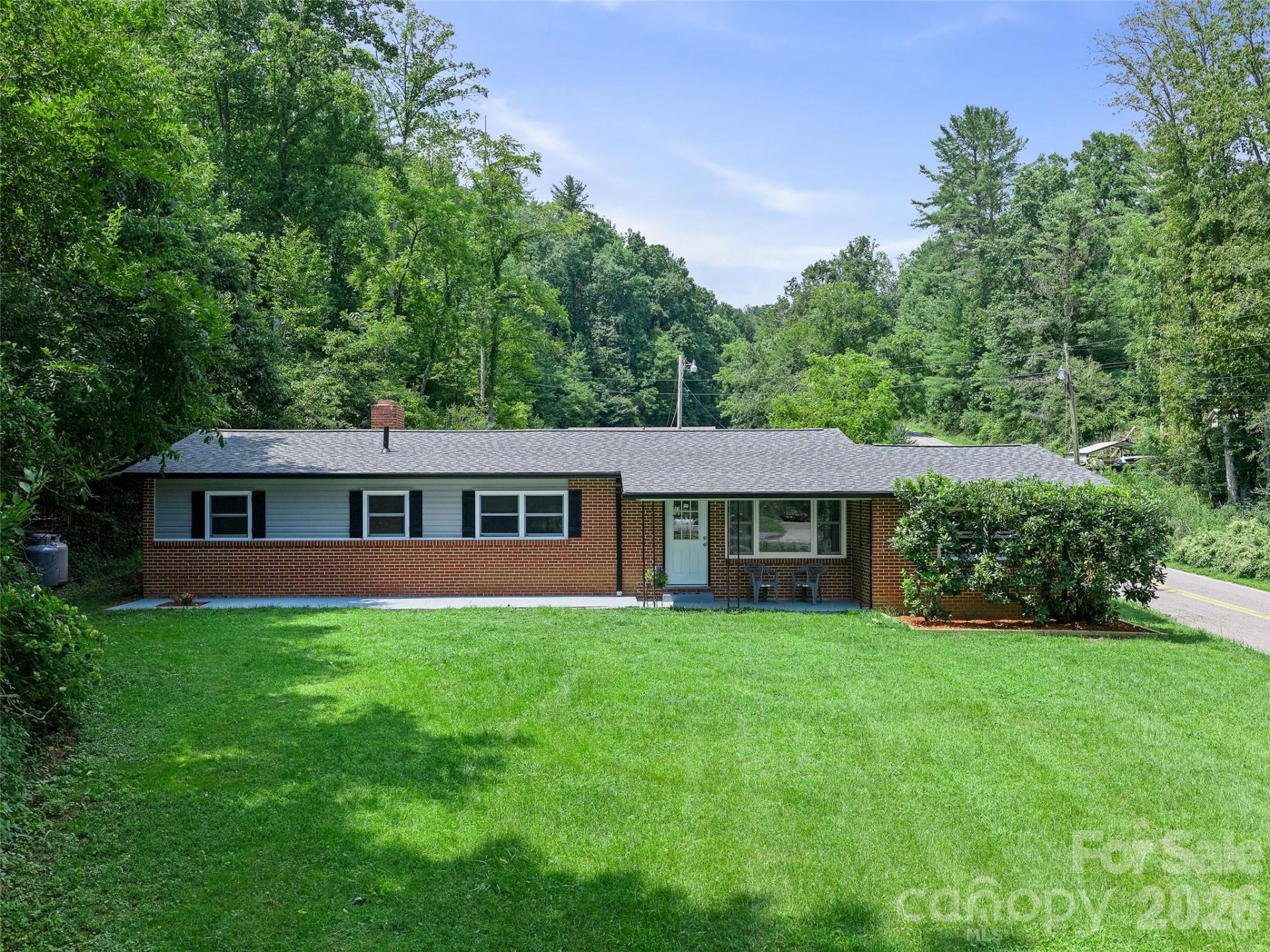 101 Sam Robertson Road, Burnsville, NC 28714 Main Photo