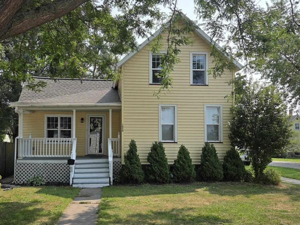 1040 BLAINE STREET, Marinette, WI 54143