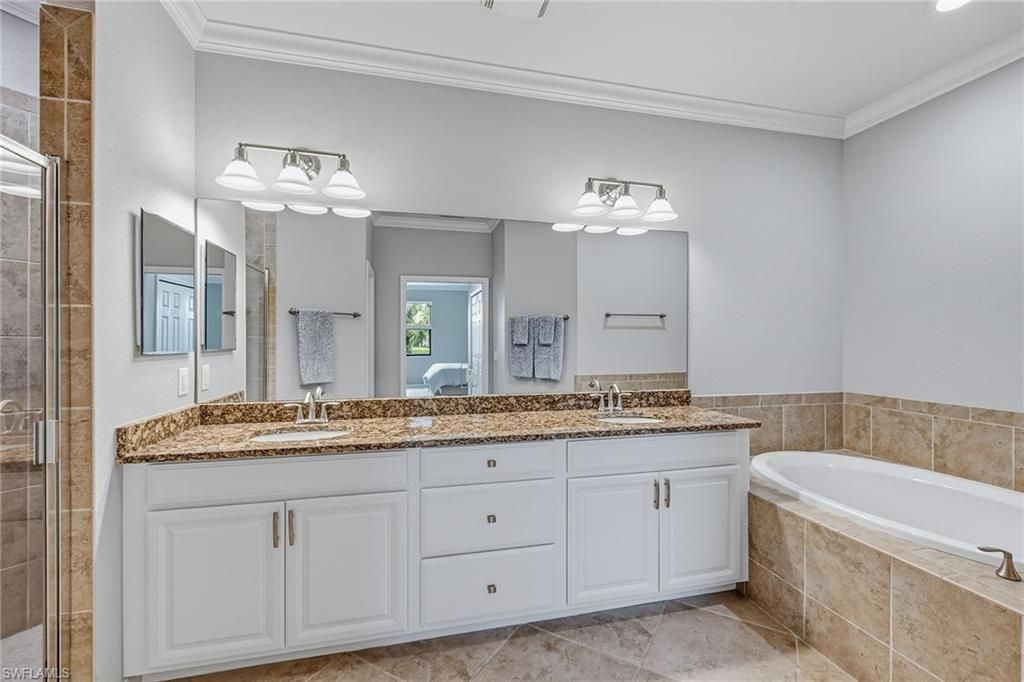 3153 Aviamar Cir, Unit 202, Naples, FL 34114 Photo