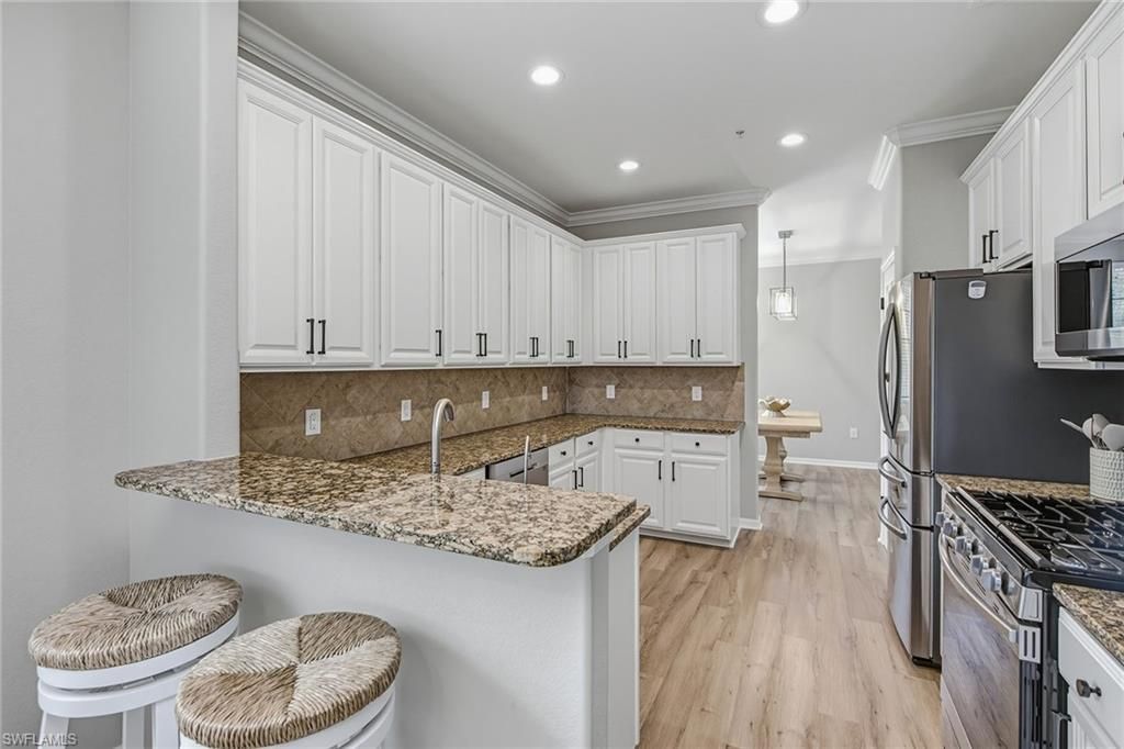 3153 Aviamar Cir, Unit 202, Naples, FL 34114 Photo