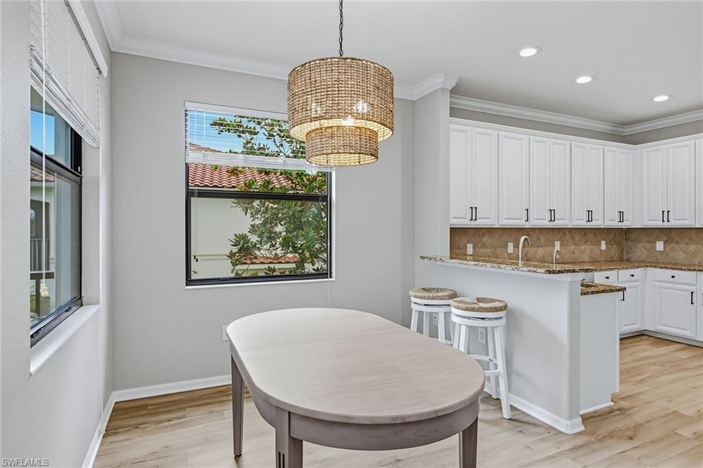 3153 Aviamar Cir, Unit 202, Naples, FL 34114 Photo