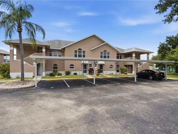 20 Cosmopolitan DR , Unit 6, LEHIGH ACRES, FL 33936