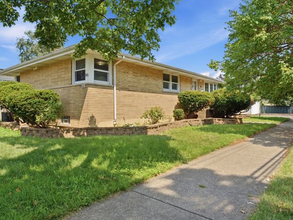 545 S 6th Avenue , La Grange, IL 60525