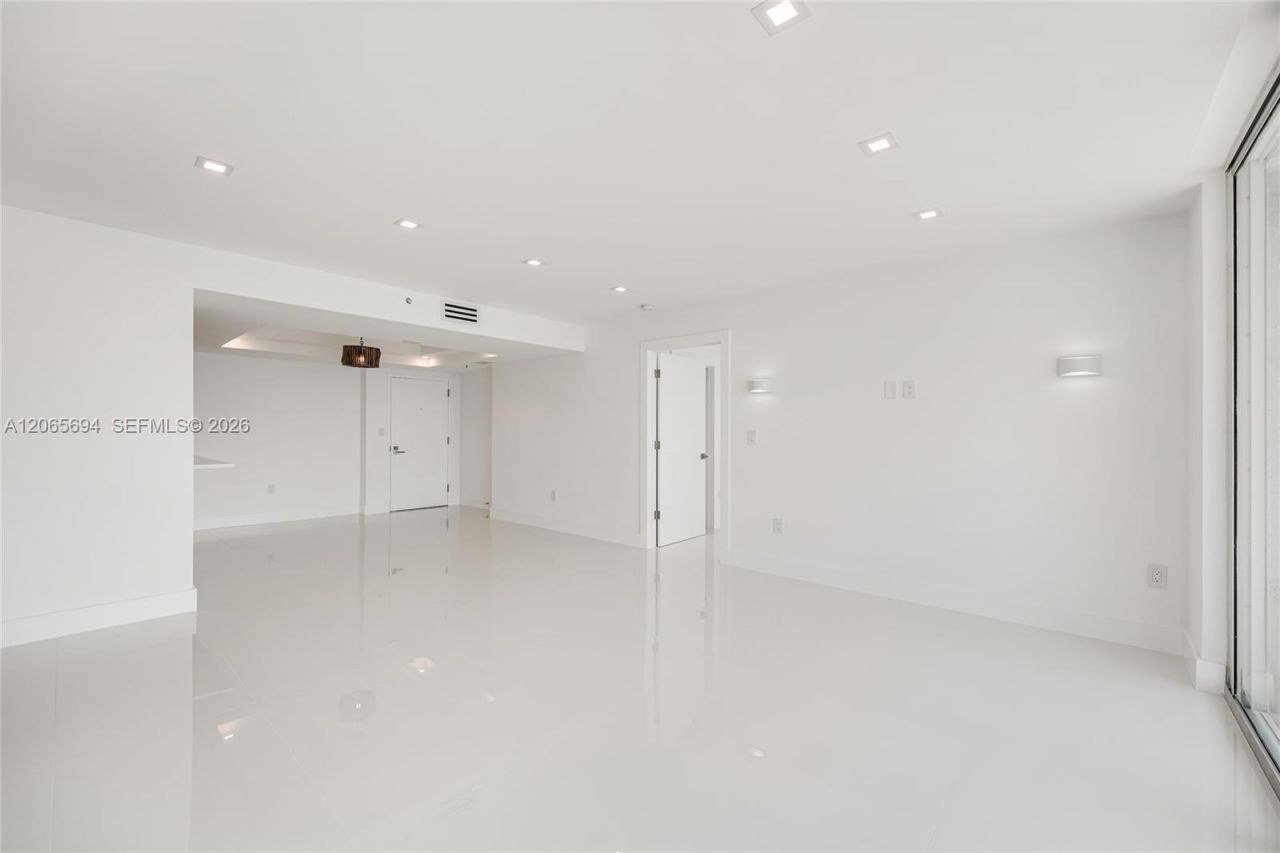 650 West Ave , Unit 3008, Miami Beach, FL 33139 Photo