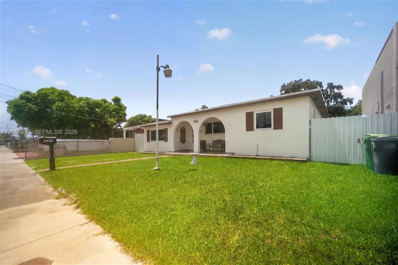 7151 SW 42nd St , Miami, FL 33155 Photo