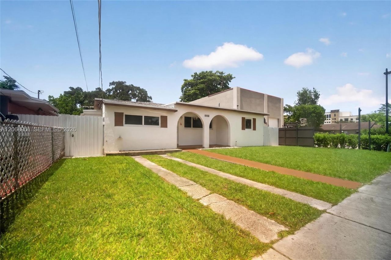 7151 SW 42nd St , Miami, FL 33155 Photo