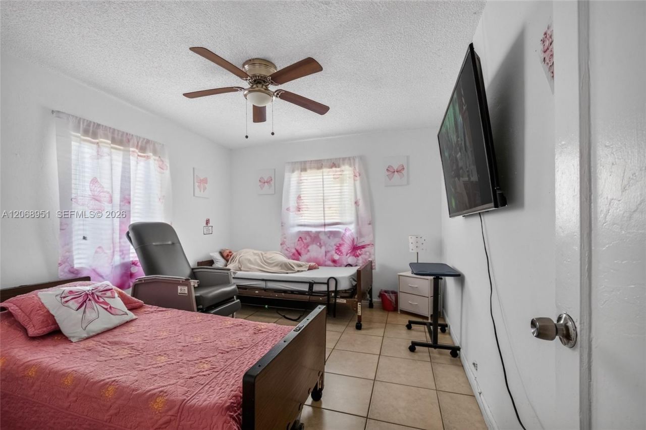 7151 SW 42nd St , Miami, FL 33155 Photo