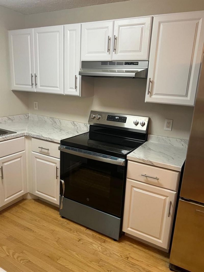3340 Torremolinos Ave , Unit A-40, Doral, FL 33178 Photo