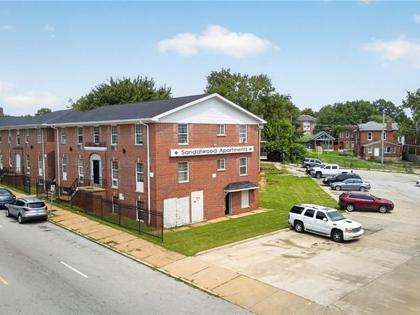8404 Halls Ferry Road , St Louis, MO 63147