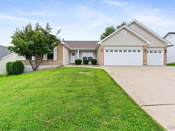 312 Thoreau Boulevard, O'Fallon, MO 63366