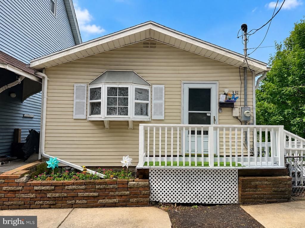 331 W WATER STREET , LANSFORD, PA 18232