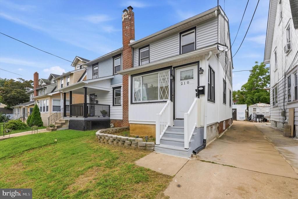 210 MARSHALL AVENUE, DARBY, PA 19023