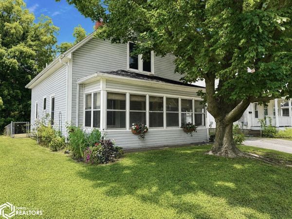 1220 Virginia Ave., Burlington, IA 52601