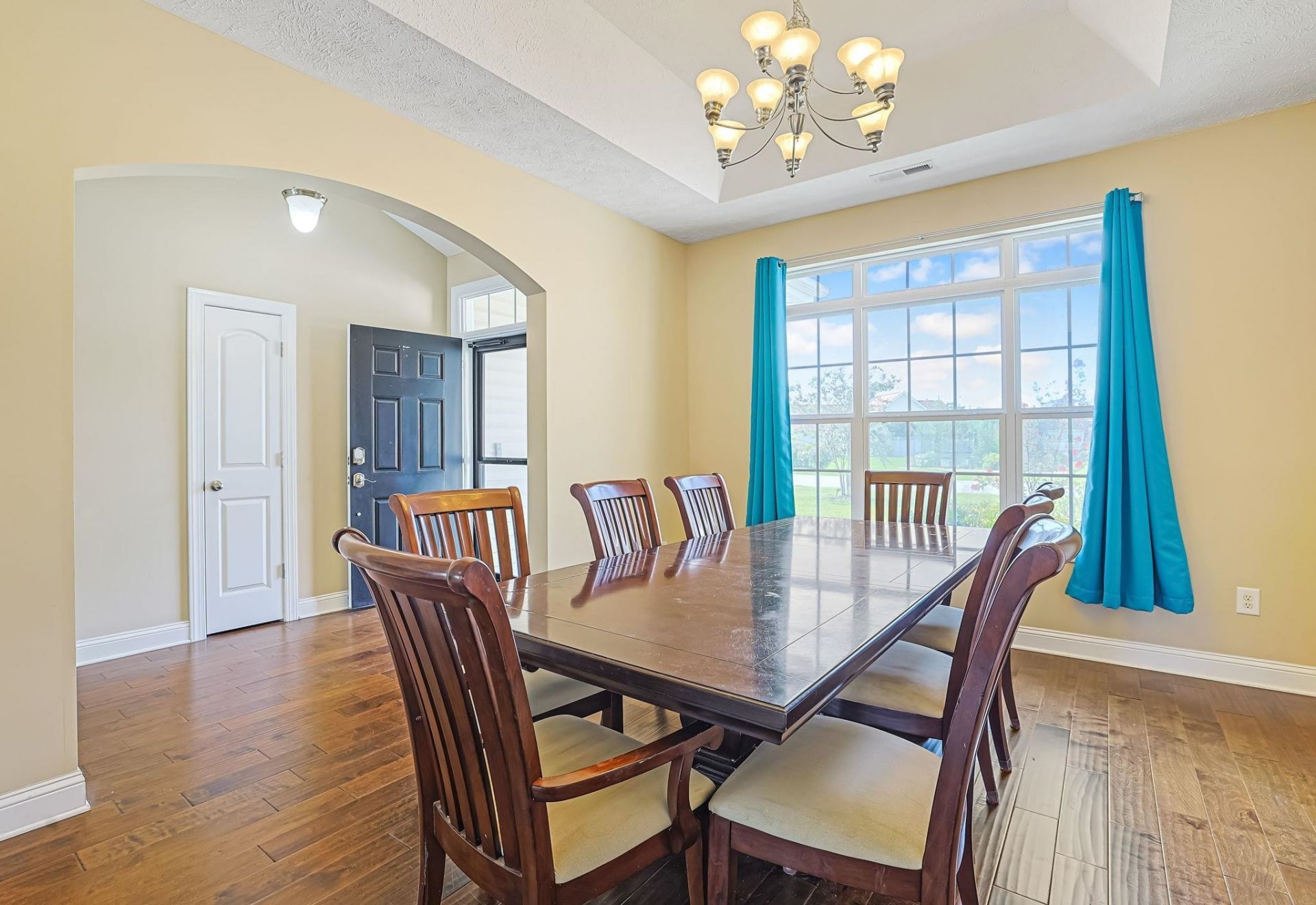 281 Camrose Way Photo 10