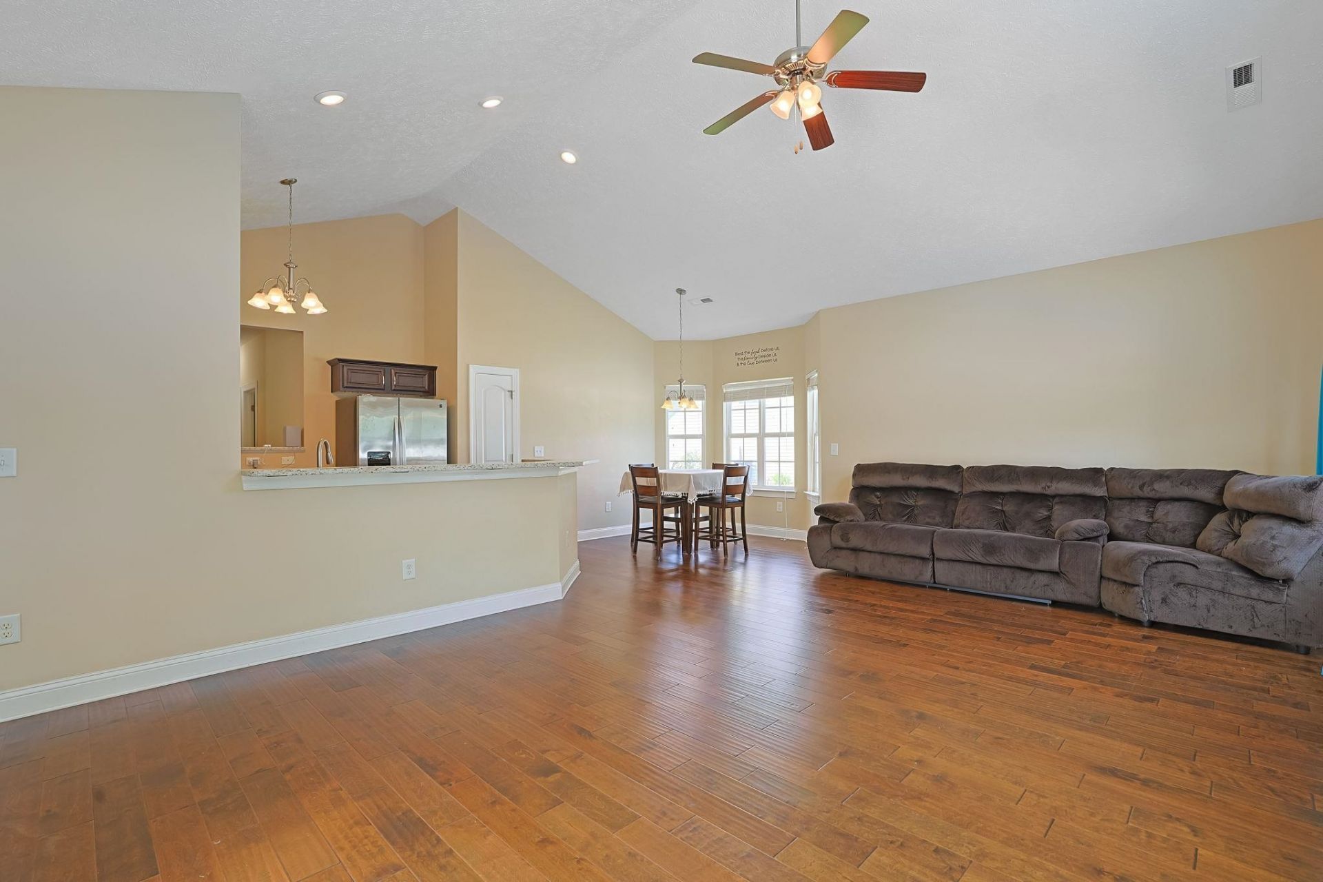 281 Camrose Way Photo 20