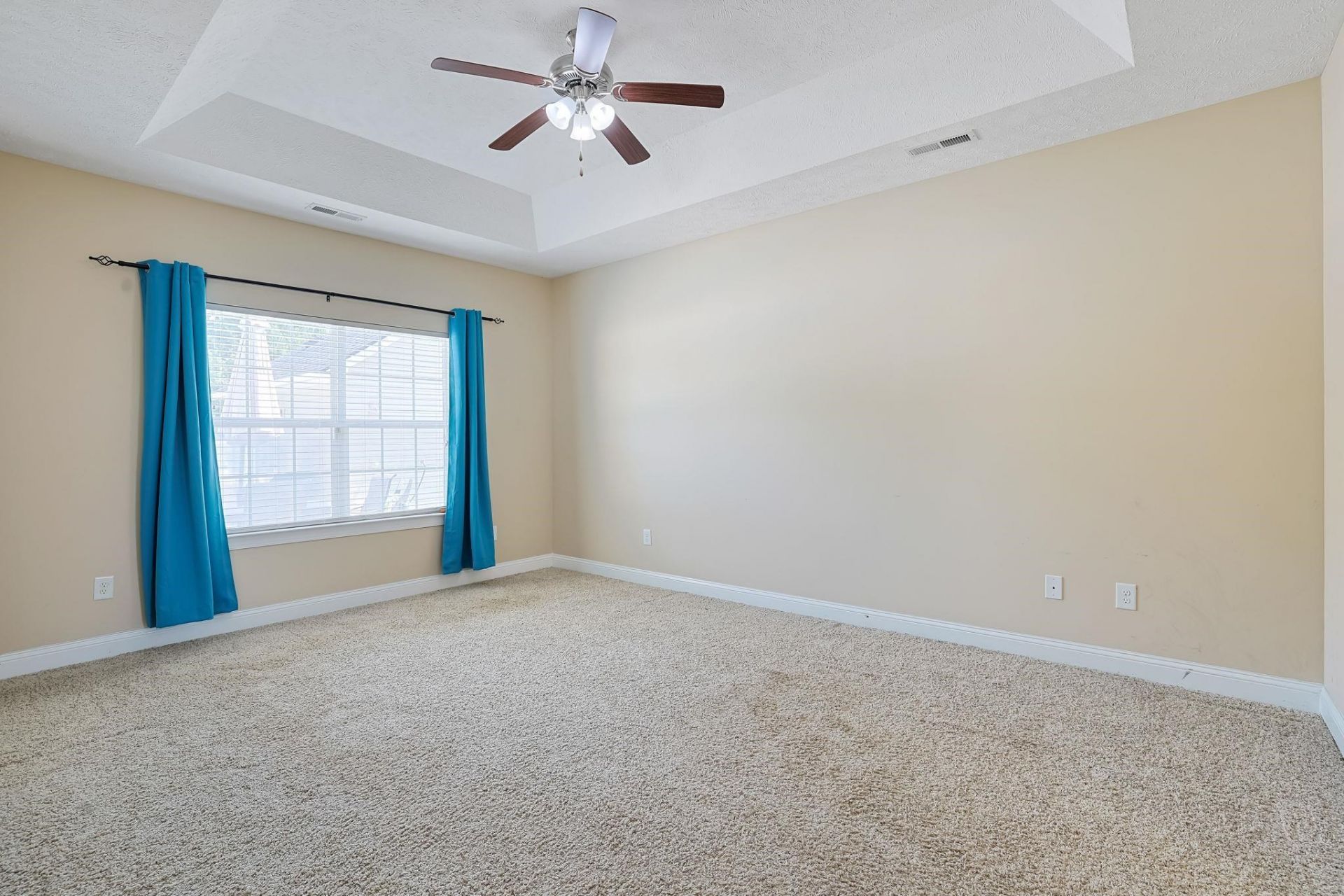 281 Camrose Way Photo 22