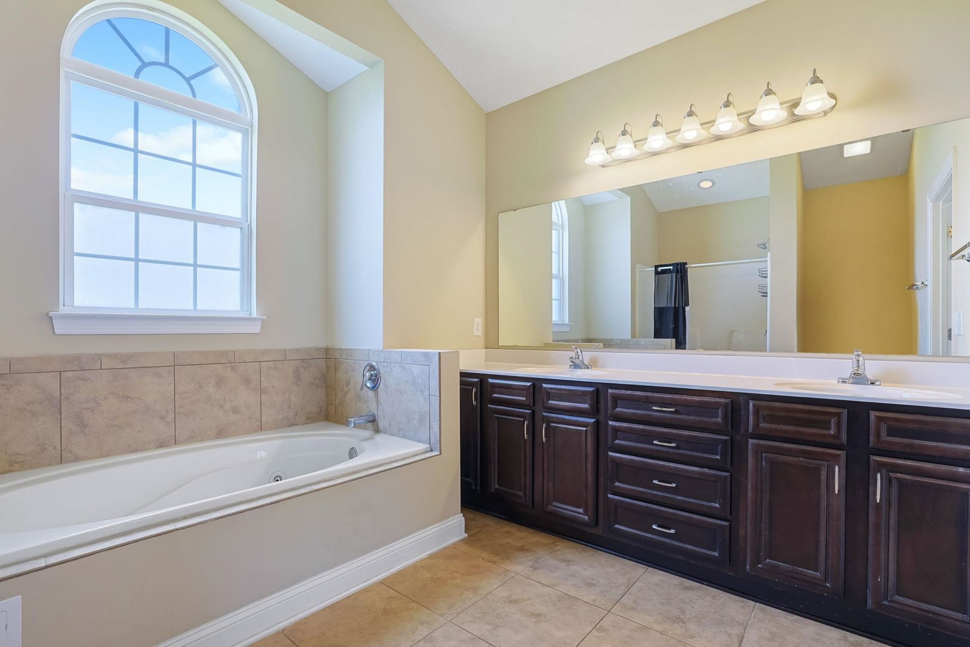 281 Camrose Way Photo 25