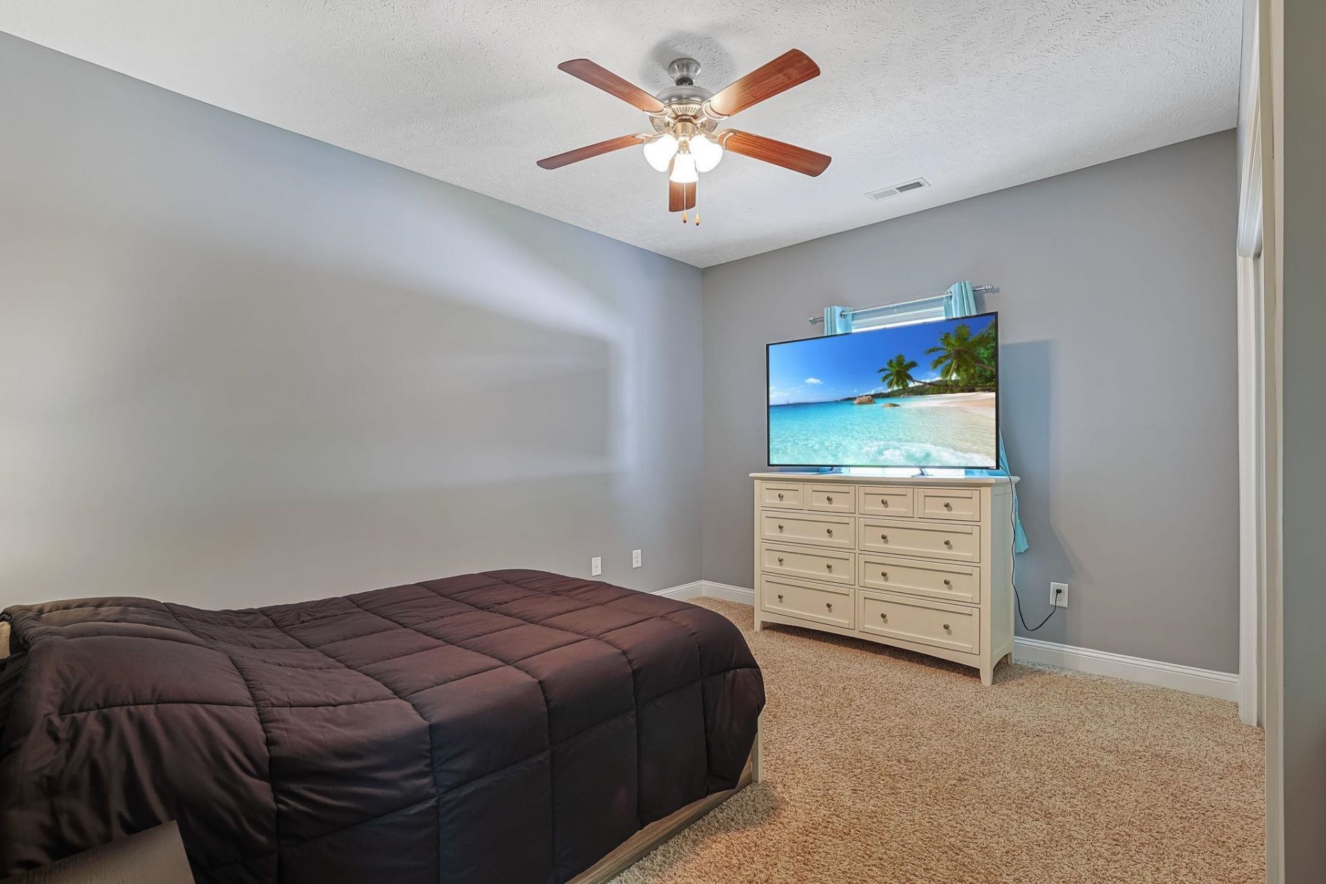 281 Camrose Way Photo 30