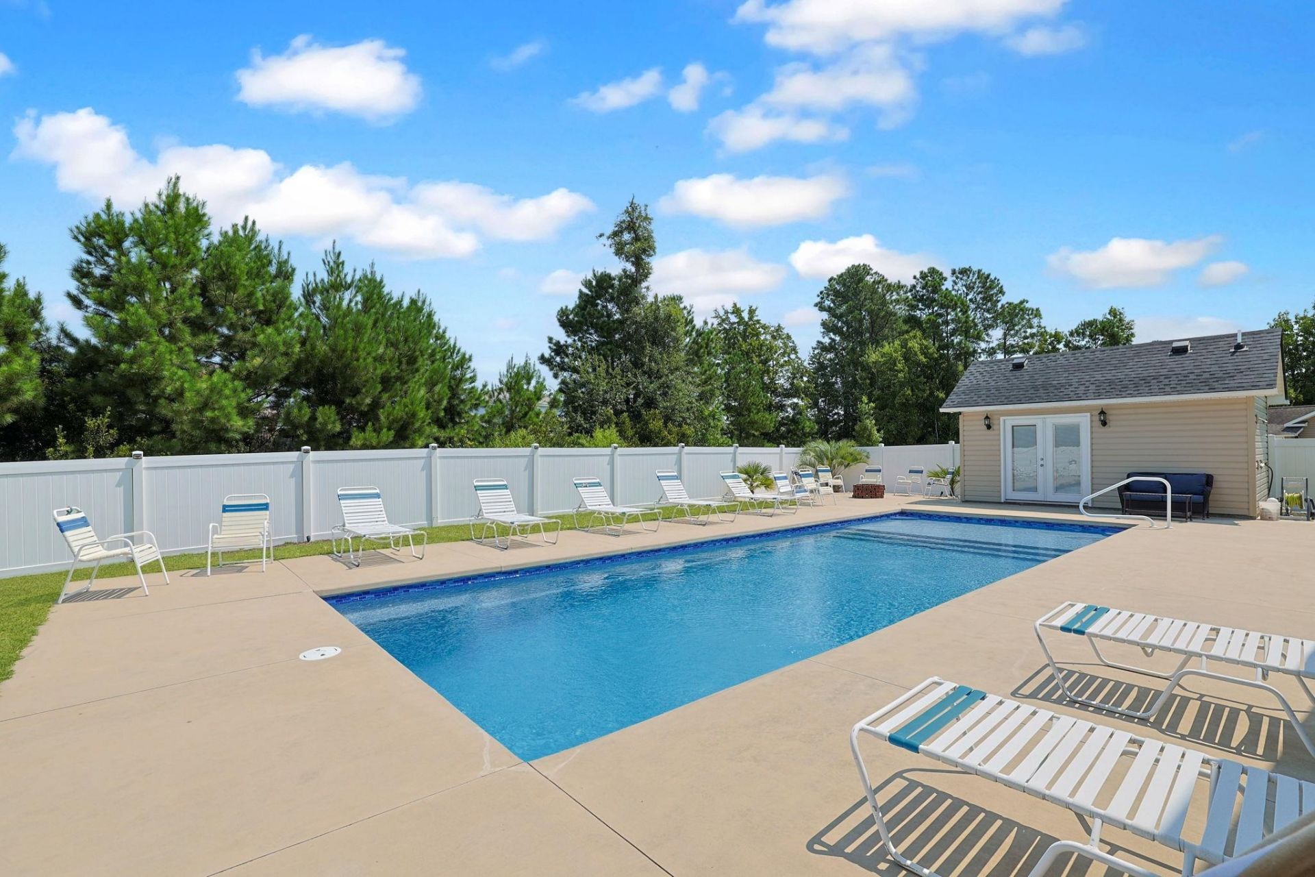 281 Camrose Way Photo 34