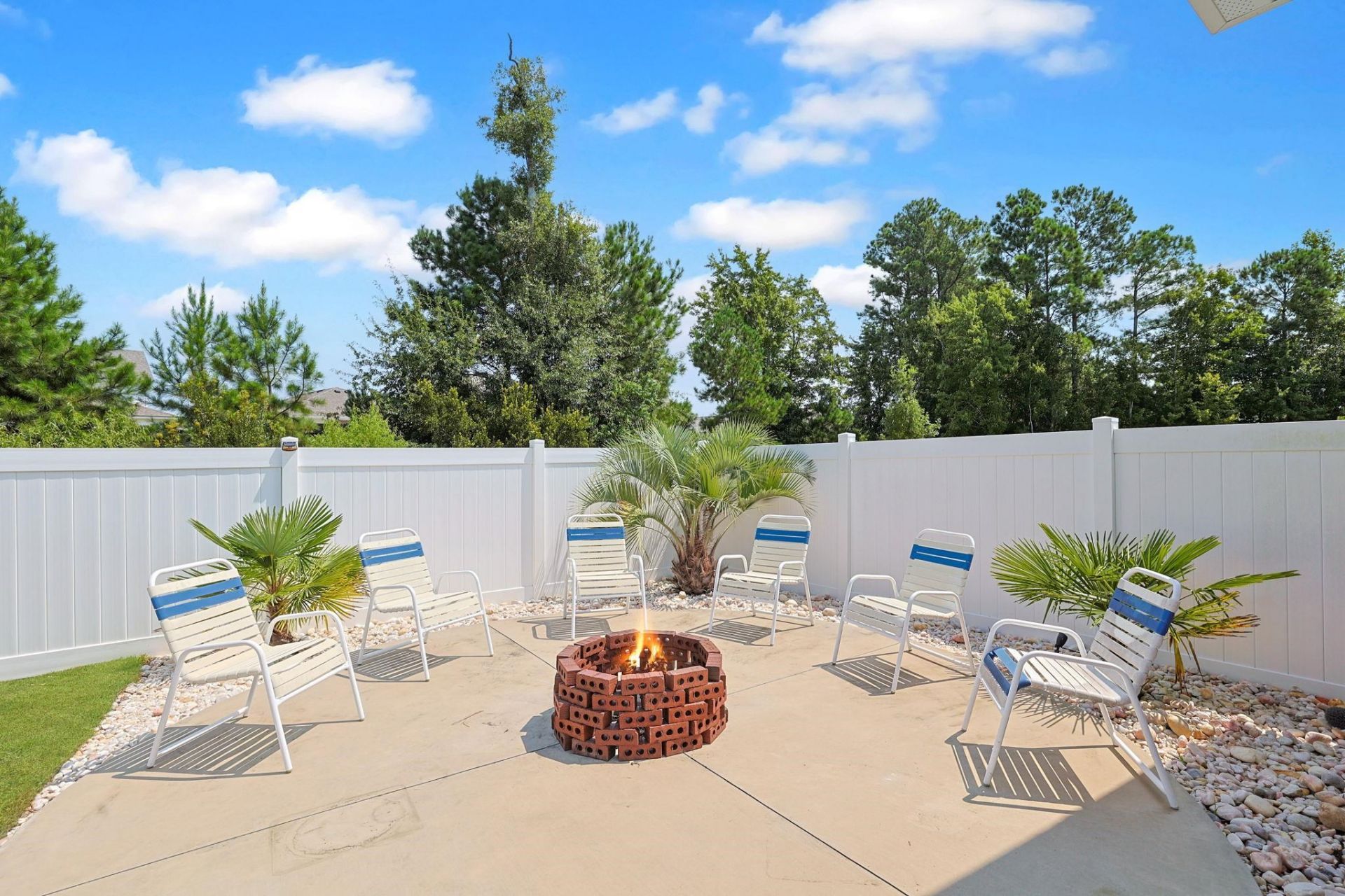 281 Camrose Way Photo 35