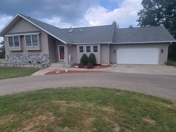1055 Miller Road, Plainwell, MI 49080