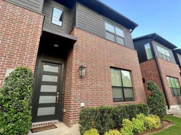 2823 Stanley Avenue, Fort Worth, TX 76110