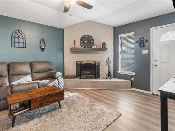 432 Post Oak Lane, Burleson, TX 76028