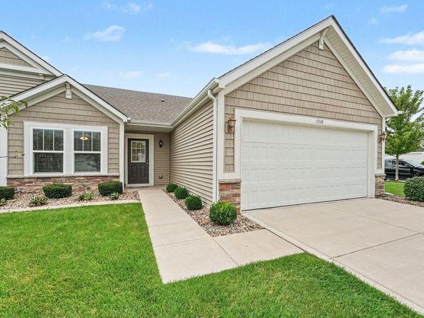 2950 Daintree Way , Valparaiso, IN 46385