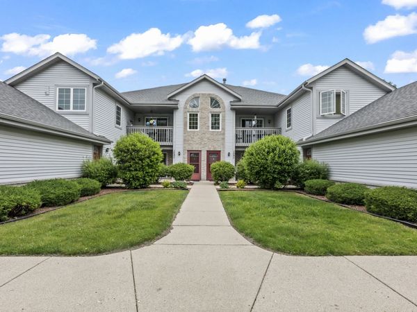 1097 Quinlan Dr, Unit D, Pewaukee, WI 53072