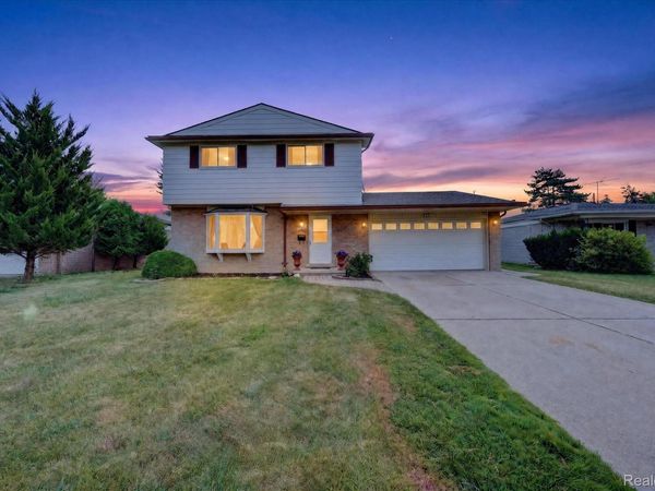 33124 Breckenridge Drive, Sterling Heights, Mi 48310