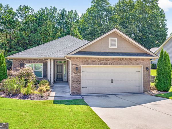 832 Hidden Hollow Circle, Commerce, GA 30529