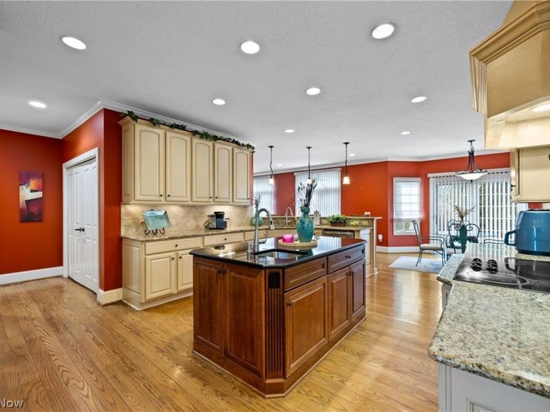 2828 Steelwood Circle, Akron, OH 44312 Photo 8