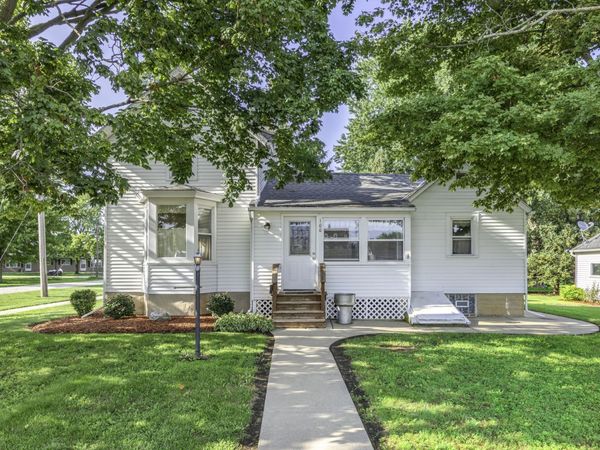 100 Burlington Street , Somonauk, IL 60552