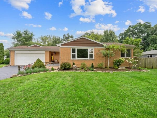 4003 Mccabe Avenue , Crystal Lake, IL 60014