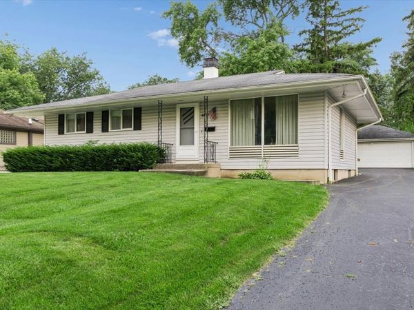 4812 Cumnor Road , Downers Grove, IL 60515