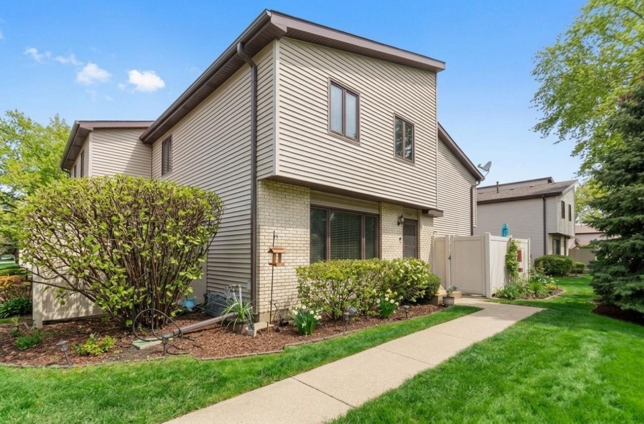 270 E Woodlawn Road, Unit 270, New Lenox, IL 60451 Main Photo
