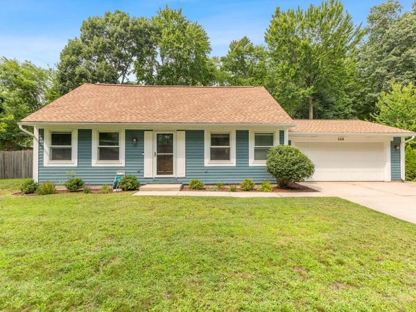 140 W Oak Street, Fruitport, MI 49415
