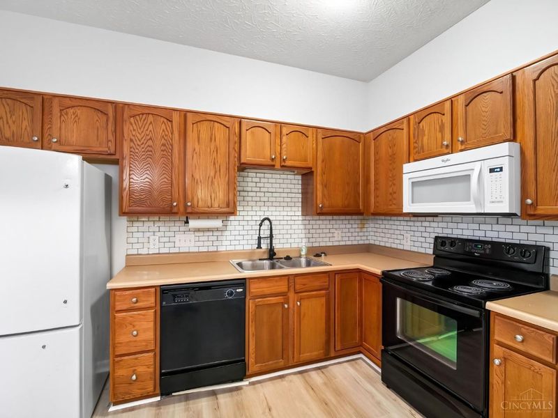 954 crossing pointe, Springfield Township, OH 45231 Photo 12