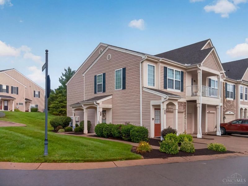 954 crossing pointe, Springfield Township, OH 45231 Photo 2