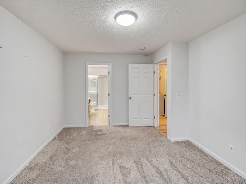 954 crossing pointe, Springfield Township, OH 45231 Photo 23