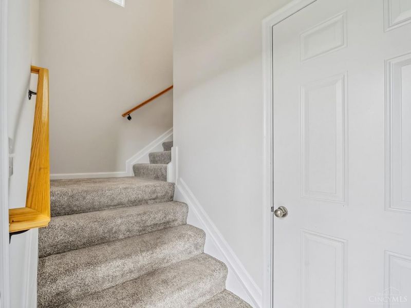 954 crossing pointe, Springfield Township, OH 45231 Photo 8