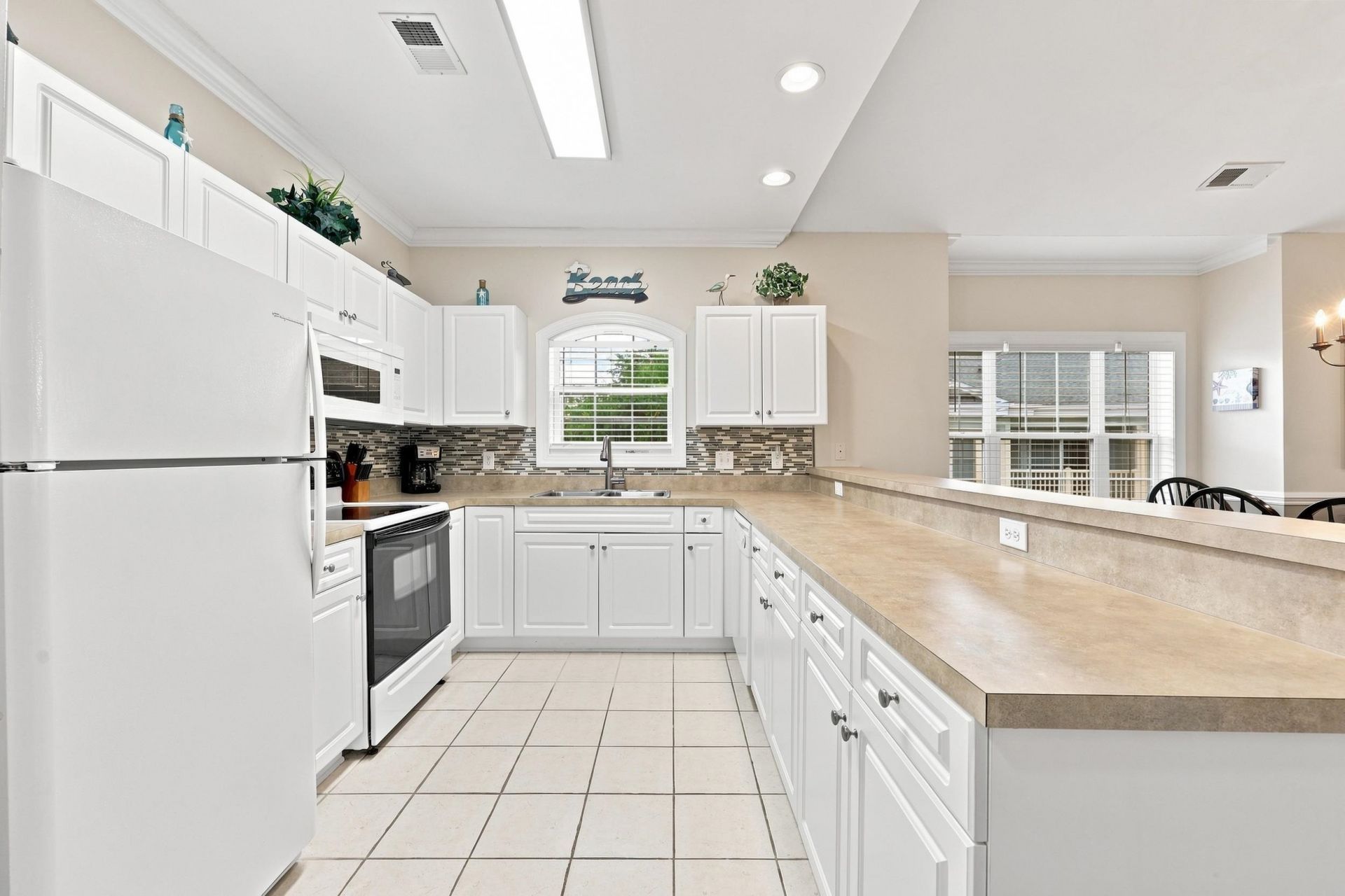 4872 Dahila Ct. Photo 7