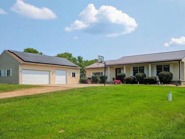 3251 N Chamberlain Street, Terre Haute, IN 47803