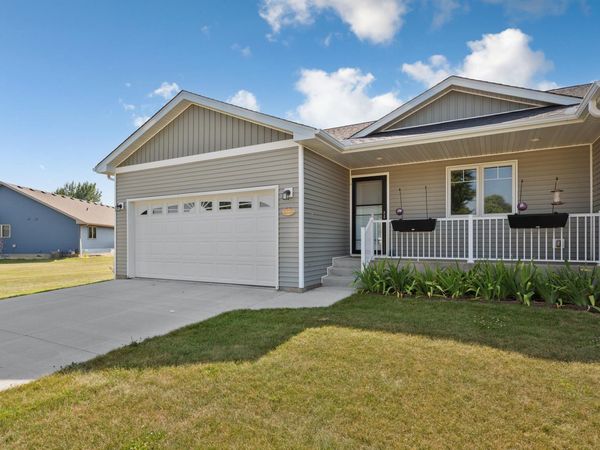 611 Mari Dean Boulevard, Unit 6, Lake Crystal, MN 56055