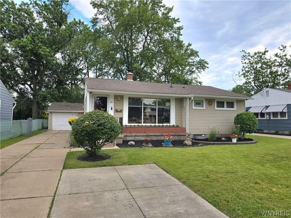 161 Longmeadow Rd , Amherst, NY 14226
