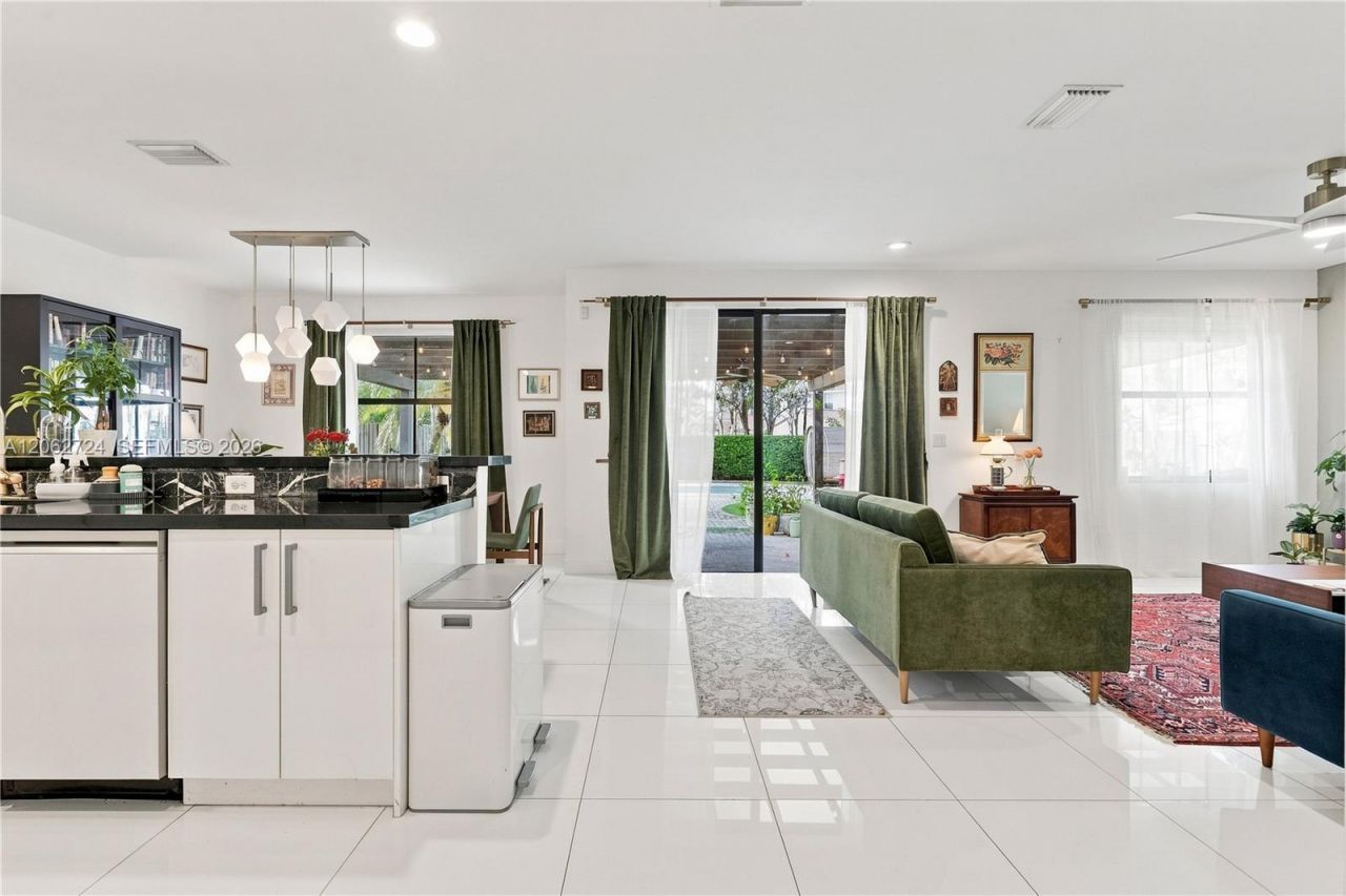 Please Call For Address, Miami, FL 33172 Photo