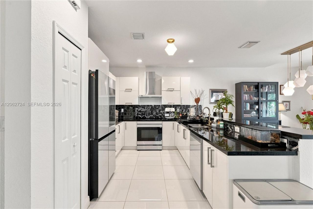 Please Call For Address, Miami, FL 33172 Photo