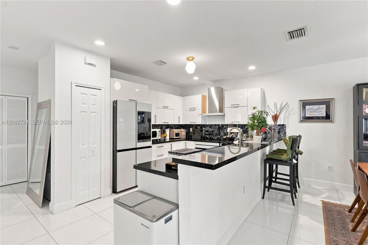 Please Call For Address, Miami, FL 33172 Photo