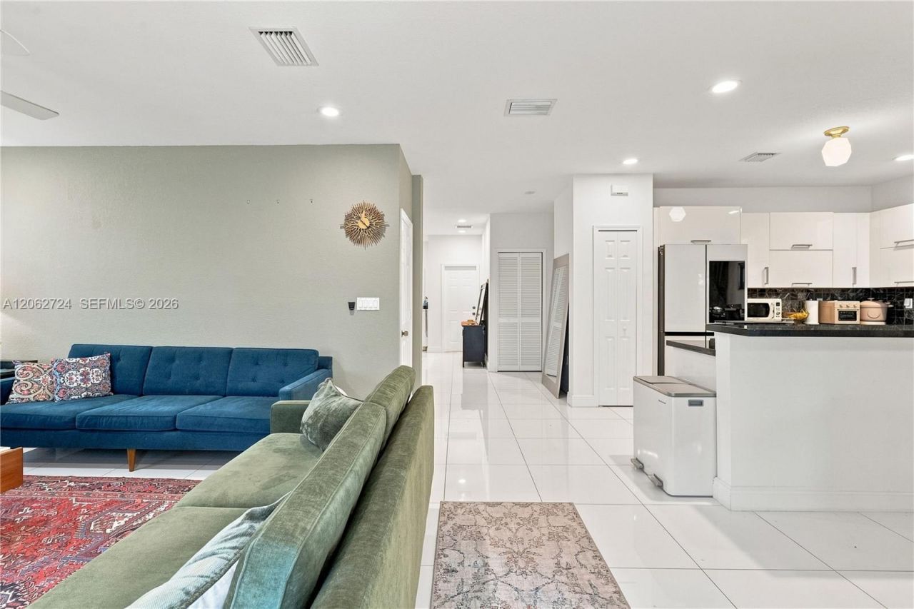 Please Call For Address, Miami, FL 33172 Photo